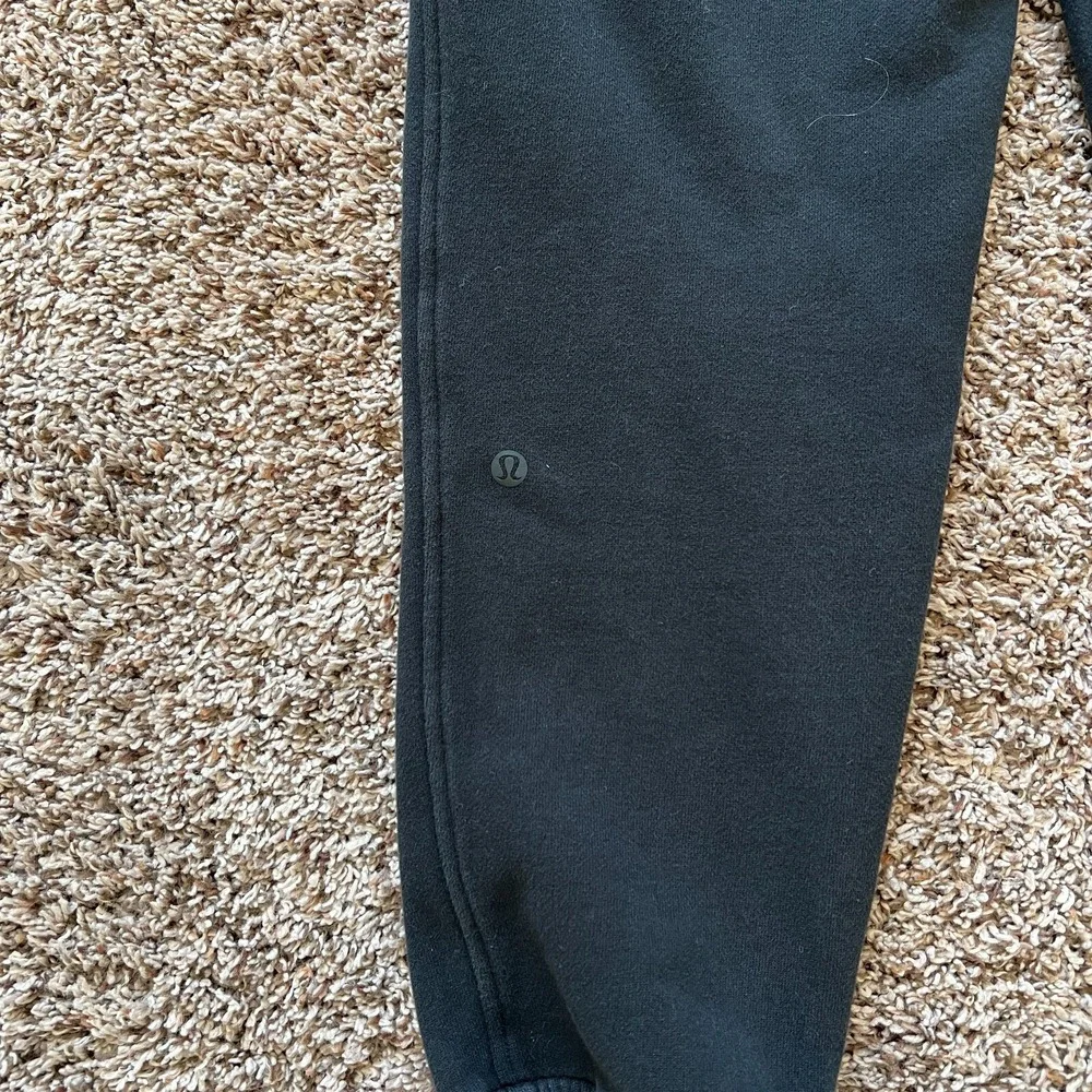 Lululemon Women's Size 4 Scuba Mid Rise Oversized Jogger in Black